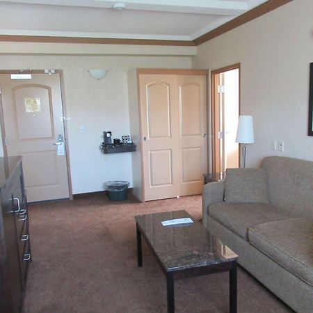 Best Western Plus Kamloops Hotel Buitenkant foto