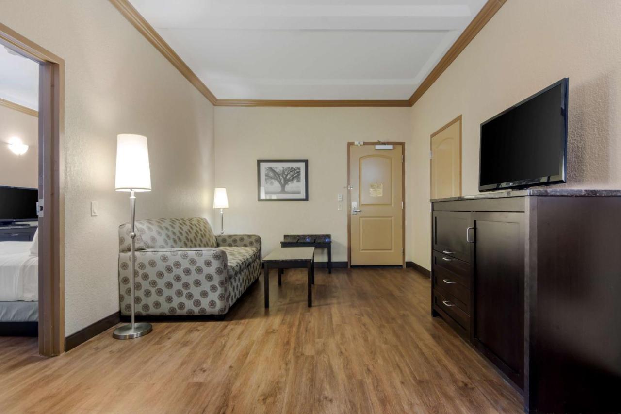 Best Western Plus Kamloops Hotel Buitenkant foto