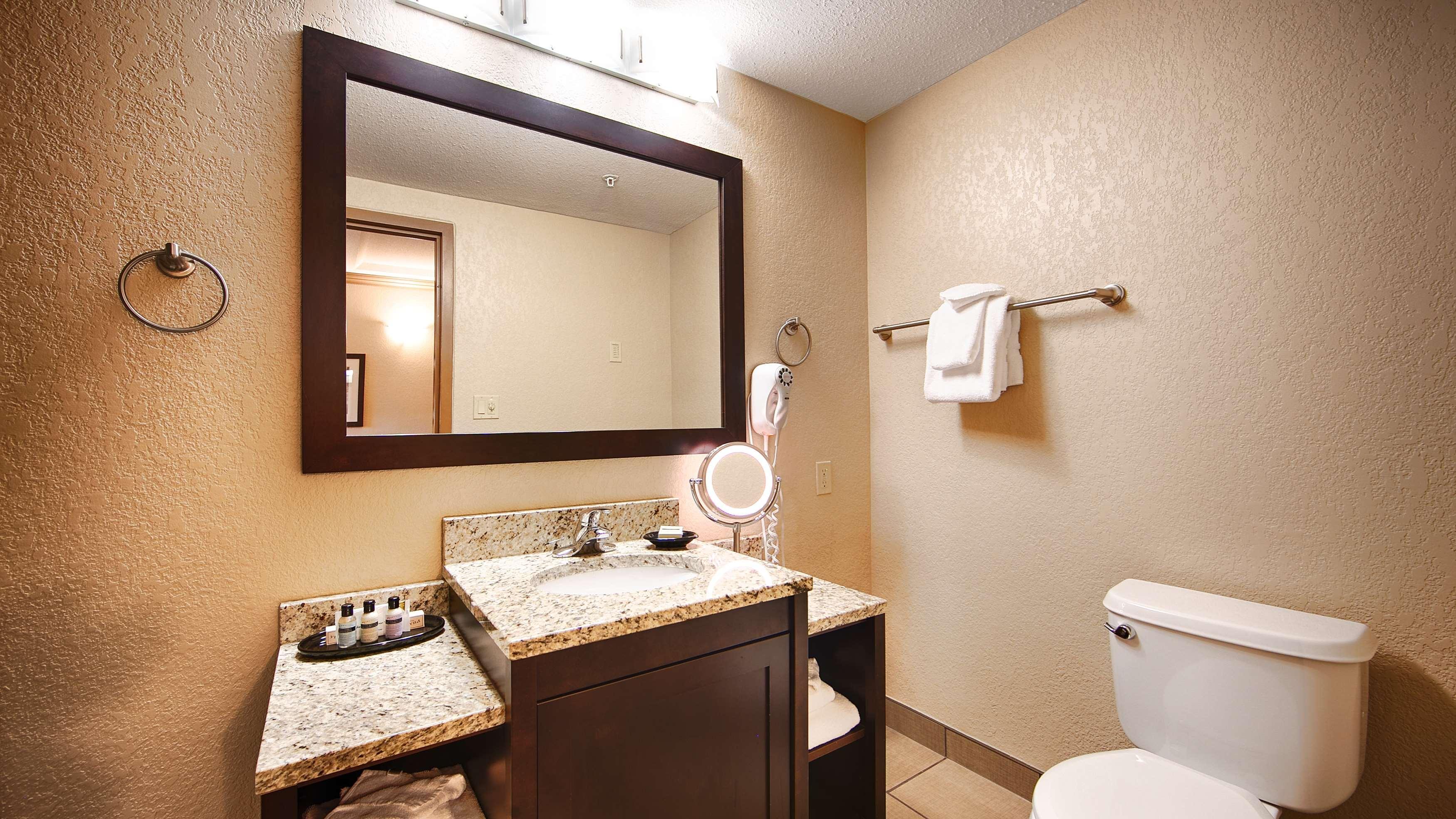 Best Western Plus Kamloops Hotel Buitenkant foto