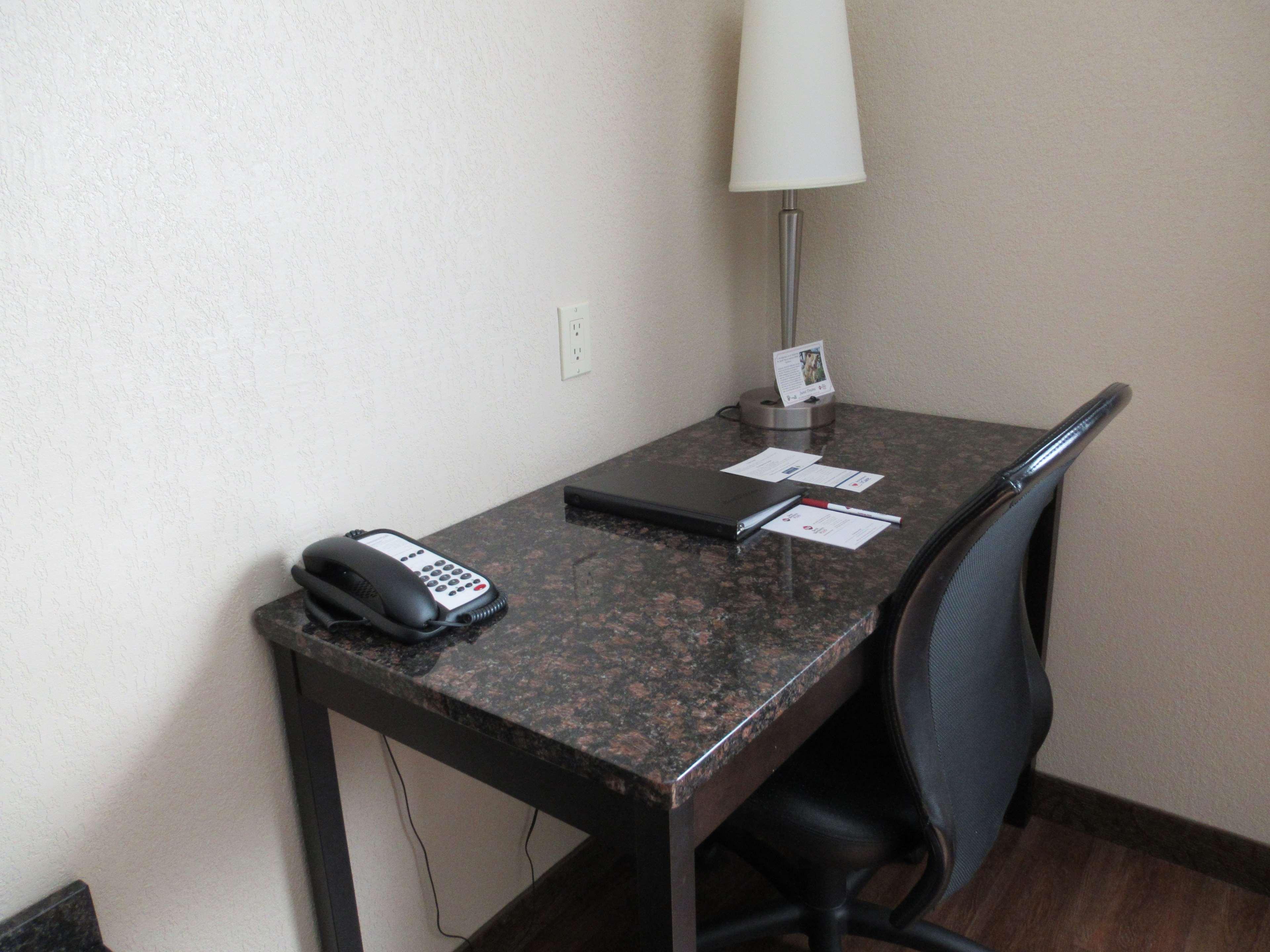 Best Western Plus Kamloops Hotel Buitenkant foto