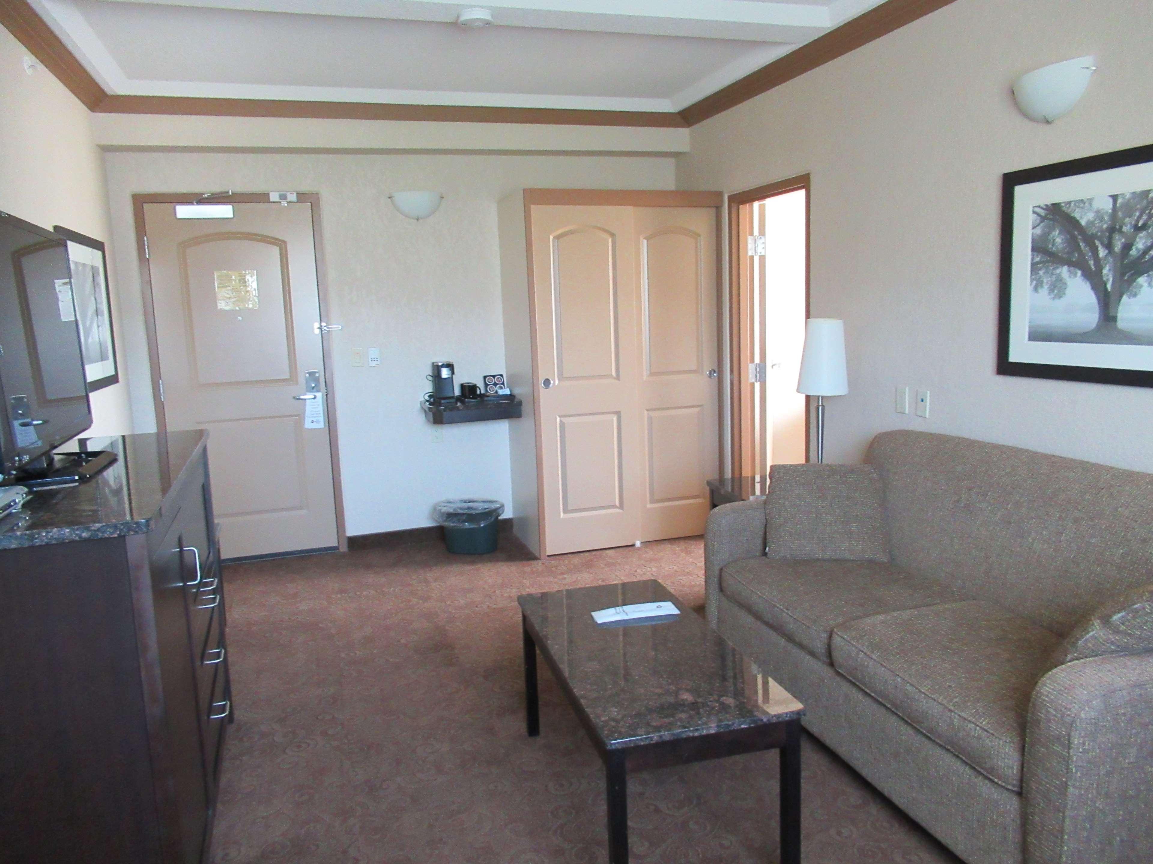 Best Western Plus Kamloops Hotel Buitenkant foto