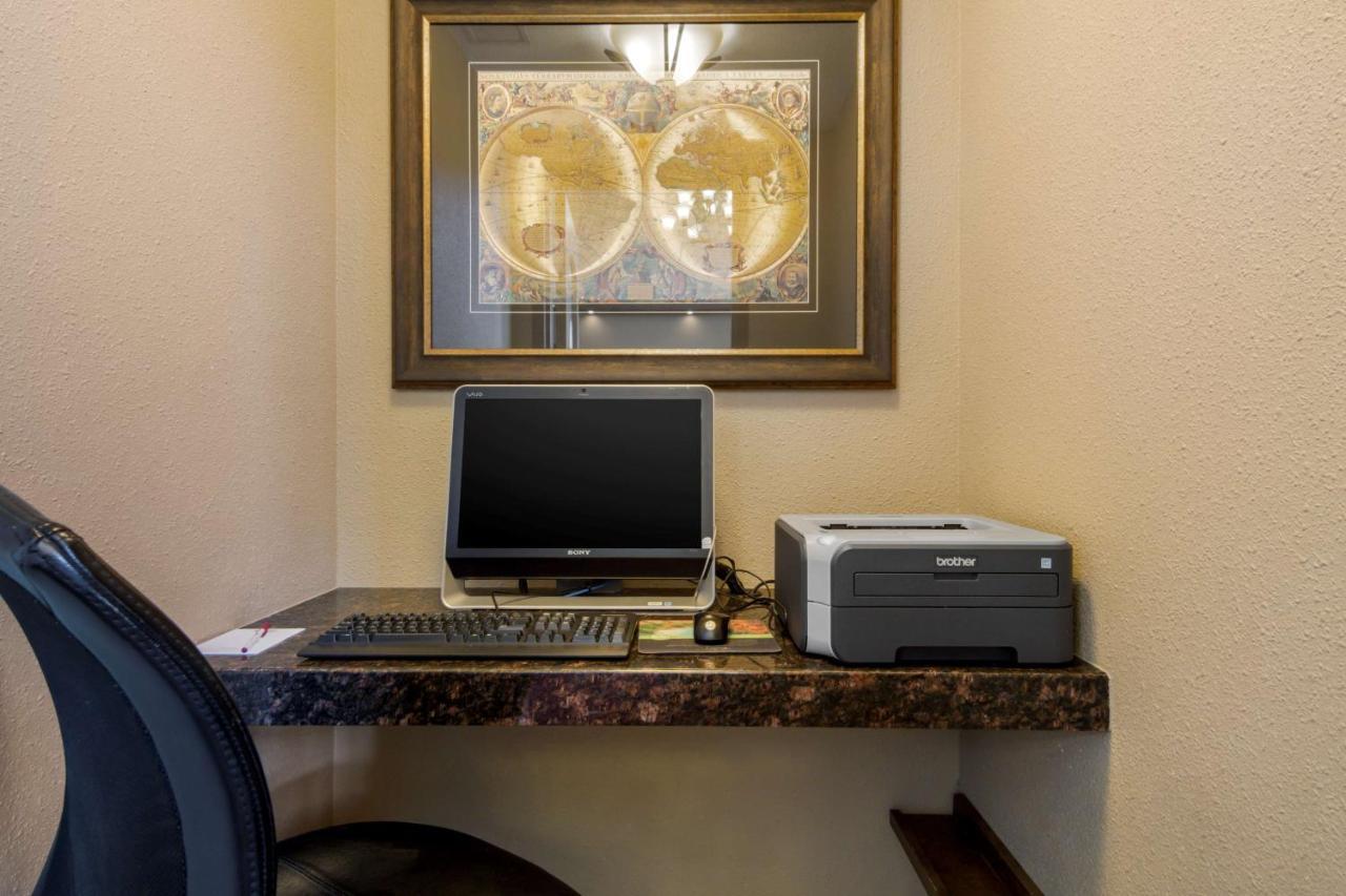 Best Western Plus Kamloops Hotel Buitenkant foto