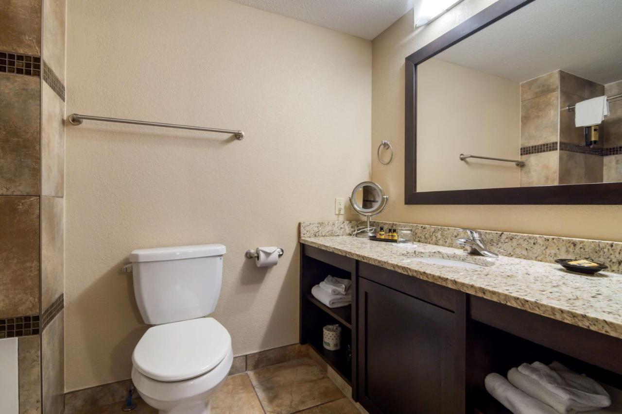 Best Western Plus Kamloops Hotel Buitenkant foto