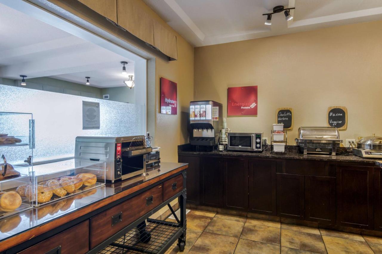 Best Western Plus Kamloops Hotel Buitenkant foto